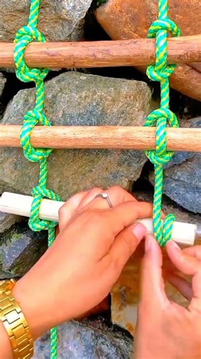 making a small hanging ladder using wood and rope