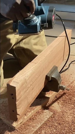 How to use the electric planer.