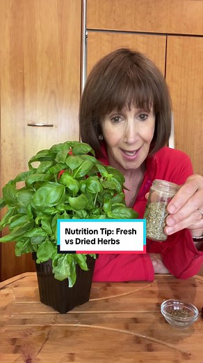 Fresh vs dried herbs. What is the right use for each? And what about substitutions? Watch for details! . . . #rosereisman #rosetip #cookbookauthor #chefathome #nutritionist #cookingtip #herbs #cookingathome #freshherbs #driedherbs