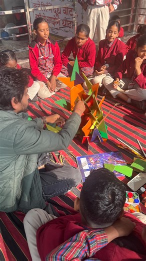 Naveenclassroom on Instagram: "🎨 Today in our Class 7 art session, we explored the world of Abstract Sculpture inspired by the legendary artist Robert Klippel! Students used cardboard shapes, cutting and assembling them to create their own 3D sculptures, expressing unique ideas and imagination. 📦✂️ Every sculpture was different, reflecting each child’s creativity, and the whole process was as fun as it was educational. This activity not only enhanced their spatial and artistic skills but also 