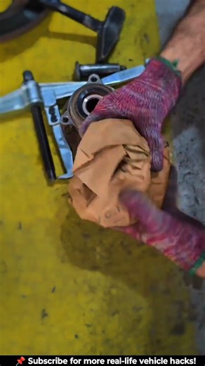 Wheel Bearing JAMMED! 🔧 Genius Removal Trick You Need!#automobile #repair #mechanic