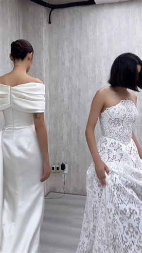 MODEL FITTING DAYS - CHUNG THANH PHONG FASHION SHOW Các người mẫu cùng ekip Chung Thanh Phong Bridal đã có buổi fitting để chuẩn bị cho fashion show sắp tới. Không khí fitting ngập tràn năng lượng, hứa hẹn những màn trình diễn ấn tượng trên sàn runway. Cùng chờ đón Chung thanh Phong Bridal sẽ ra mắt những thiết kế như thế nào nhé! #chungthanhphong #chungthanhphongbridal #chungthanhphongbridalshow #teelestudio #TeeLe #luxuo #luxuovietnam #weddingsymphony | CHUNG THANH PHONG BRIDAL