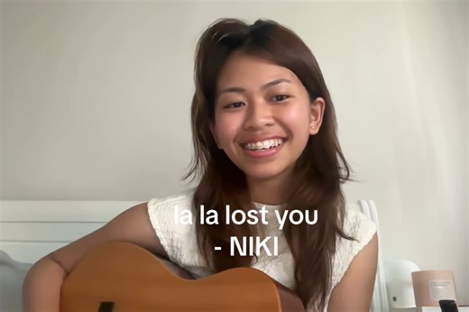 Bittersweet Chord Progressions in 'La La Lost You'