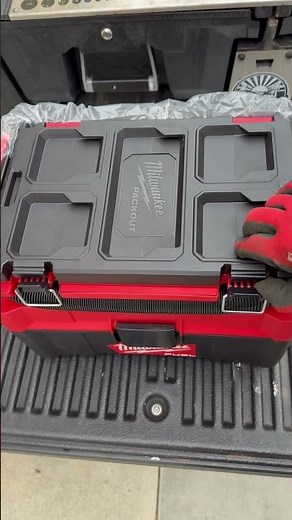 M18 Packout Vacuum Unbox