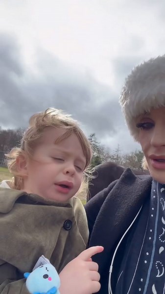WATCH: Kelly enjoys a day out with her son