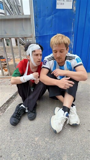 Messi received a helping hand #messi #funny #sigmabrothers #memes #ronaldo #automobile