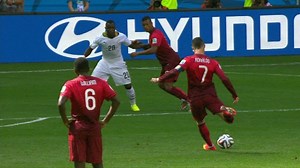 Cristiano Ronaldo bate falta, e Dauda espalma aos 11 do 1º tempo