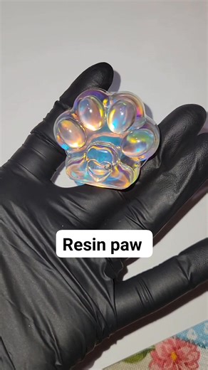 Resin paw #Resincrafts | Art by Tish