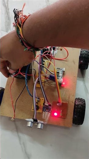HVS-4417. Automatic Detection of Path-Holes and Obstacles on Roads using Arduino Nano #MEMS#SR04