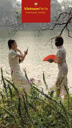 Drømmer du om Vietnam? 🇻🇳 Har du 15 minutter og stor rejselyst? Få Vietnam helt ind under huden – allerede før du rejser. 🌴 Thomas, vores faste mand hos VietnamFerie.dk , sidder klar til en uforpligtende snak via Zoom, Teams, Messenger eller WhatsApp. 📧 Thomas@VietnamFerie.dk | 📞 84 (0) 35 845 5021 Book dit møde nu – og kom et skridt tættere på dit Vietnam-eventyr! 🌺 | VietnamFerie
