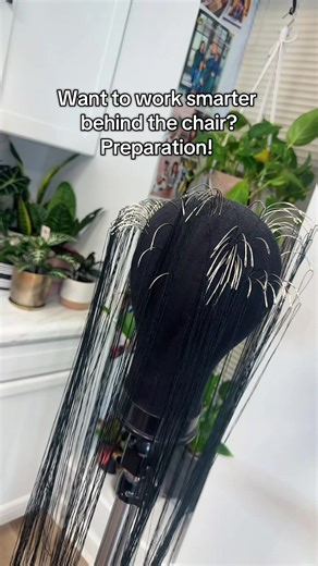 If you offer extention services you should want to work smarter behind the chair, you’ve got to understand the systems, tools, and techniques that make installs and sew-ins more productive. #salonlife #hairextentionexpert #traditionalsewin #hairstylistoftiktok