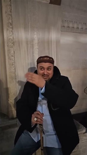 Don't throw mirrors in the trash at night! Caution!