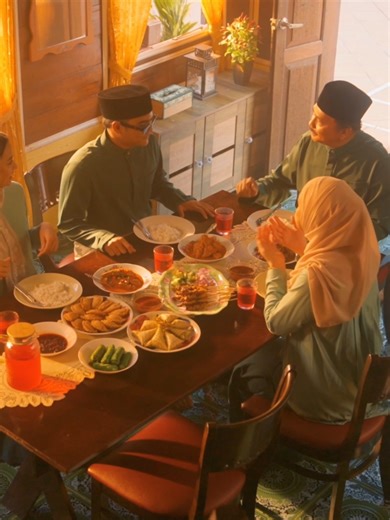 Elevate Your Raya with Solos Smart AI Eyeglasses