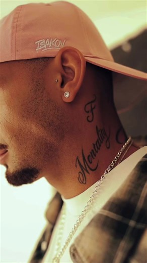 מאז ומתמיד הייתה לי אהבה לכובעים. כשהחלטתי לצאת לדרך, היה לי ברור שאני הולך לקחת את האהבה הזו צעד אחד קדימה. הרבה מזה זה בזכותכם – בזכות התמיכה, האהבה והכוח שנתתם לי. היום אני נרגש להשיק את האתר החדש שלי! תמצאו בו כובעים שנבחרו בקפידה, בצבעים מיוחדים, עם עיצובים שמביאים לידי ביטוי את הייחודיות והסטייל שלי. המלאי מוגבל, אבל מחכות לכם עוד המון הפתעות וקולקציות חדשות בקרוב. זו רק ההתחלה של הדרך שלנו 🧢 קישור בביו ♥️