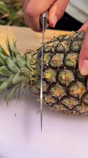 How to Cut a Pineapple: Step-by-Step Guide