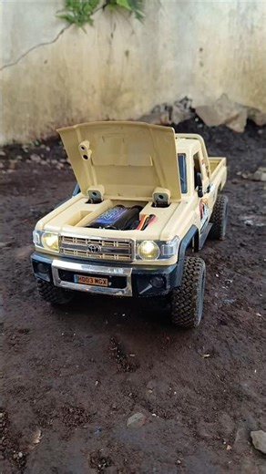 RC Land Cruiser 79 Hauling a Giant Cable Reel 🚙🔌