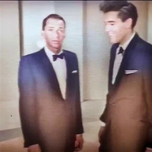 What a great video. I never saw this one before. 1960 Elvis Presley and Frank Sinatra singing each other’s songs. Such a rare and iconic moment in music history.❤️
