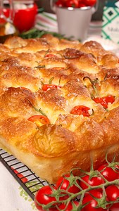 95K views · 28K reactions | Focaccia gata în aceași zi Ce e mai bun...