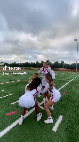 new season, same basket toss 💪🏻✈️ #baskettoss #toetouch #stunting #sidelinecheer #highschoolcheer #cheerleading #cheerpractice #hscheer #fyp #cheertok #cheercoach #newskill #footballcheer