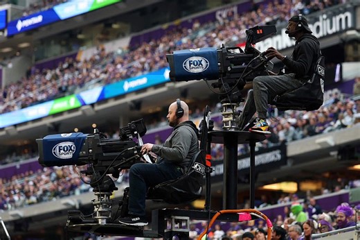 Fox Sports pauses NFL game to honor Greg Biffle