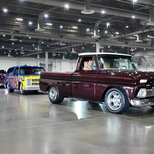 13K views · 272 reactions | Rolling out of the Texas Elite Auto Showcase • Watch the Show Coverage and Roll Out on the SICK Cars and Trucks YouTube channel | SICK Slammed Trucks | Facebook