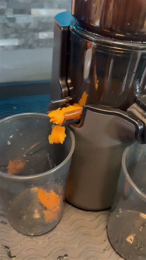 Make some fresh juice at home with the cold press juicer￼ #juicerecipe #juicer #amazonmusthaves