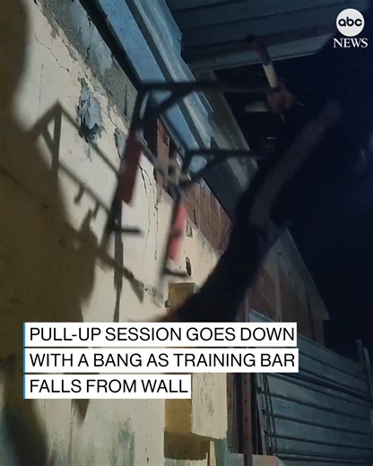 This man’s workout suddenly went south when his pull-up bar broke from the wall and sent him falling to the ground with a bump. The fitness fanatic was seen looking slightly shellshocked as he got up after the mishap. https://abcnews.visitlink.me/qv3JVI | ABC News