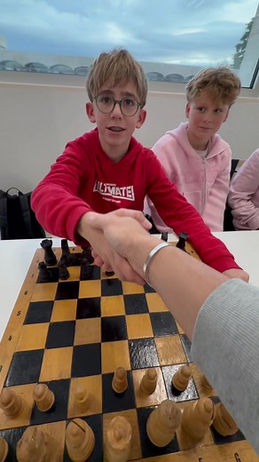 Simultanée d'échecs : un défi captivant !