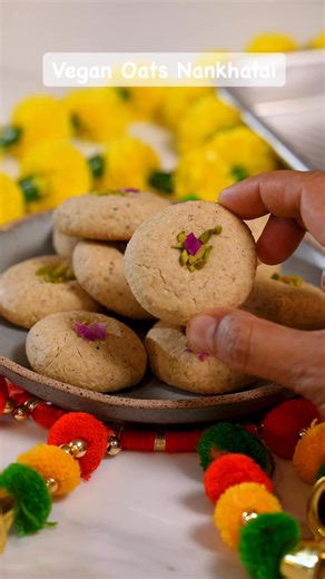 Vegan Oats Nankhatai make the perfect edible gift for Diwali! 🪔 | Cook with Manali