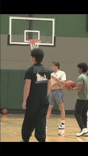 5'9 Dunks Without Taking A Step 😳