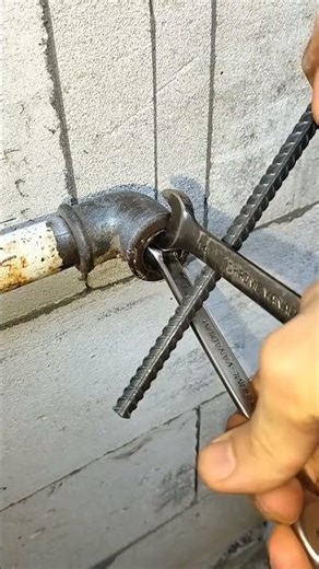 DIY Plumbing Tips And Tricks 🤯 To Remove Broken Faucet Thread From Pipes 😱