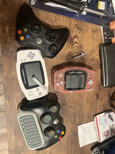 Gameboy advanced came out in 2001 #gameboyadvance #fyp #fypシ #fypシ゚viral #fyppppppppppppppppppppppp