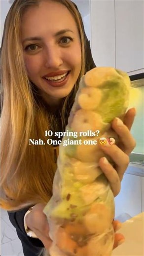 Why make 10 spring rolls when you can make ONE giant one? 🤯🍤