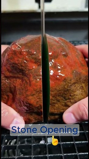 Unreal Imperial Green Jadeite Reveal! Deep Green Jade Cut Open Extreme Macro Jadeite #jade #asmr