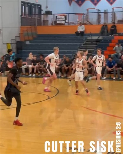 Jason Pearson on Instagram: "Cutter Sisk! 6’8” Forward from Tennessee! Them first two plays of his highlight I knew he was with it!😳😳"