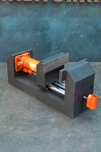 Few people know how to make a simple DIY metal drill vise | Smart DIYs & Crafts