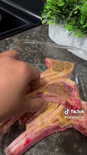 Honey Garlic Lamb Chops: Quick 10-Minute Recipe