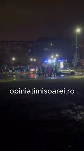 155K views · 597 reactions | Accident grav la Timișoara. Femeie luată cu salvarea de pe trecerea de pietoni Detalii AICI---> https://www.opiniatimisoarei.ro/luata-cu-salvarea-de-pe-trecerea-de-pietoni-accident-grav-la-timisoara-video/22/11/2025 | Opinia Timisoarei | Facebook