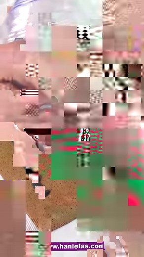 20K views · 227 reactions | How to create wood planks with icing on your gingerbread house. https://www.hanielas.com/holiday-gingerbread-birdhouse/ | Haniela's | Facebook