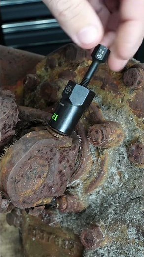 How to Remove a Rounded-Out Nut with a GripEdge G-FORS Socket Extractor