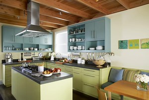 How To Choose the Right Kitchen Vent Hood to Keep Air Clean