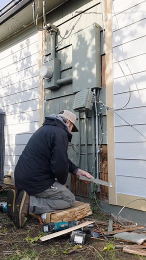 This was a ton of work to repair this siding. There were so many penetrations going into the house and properly flashing it was challenging. Luckily we're up to tackling these types of issues and ensuring we are building it back better than it ever was before. Mortenson Custom Construction 541-705-7712 Serving all of Oregon and Washington OR CCB: 236886 WA L&I: MORTECC787DJ #sidingrepair #sidingcontractor #doingitright #constructionlife | Jim Mortenson