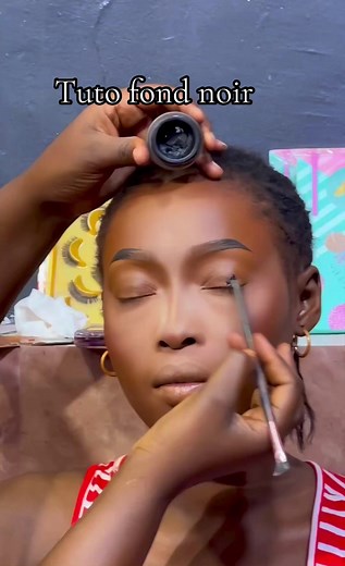 Tuto Fond Noir : Maquillage Simple et Éfficace