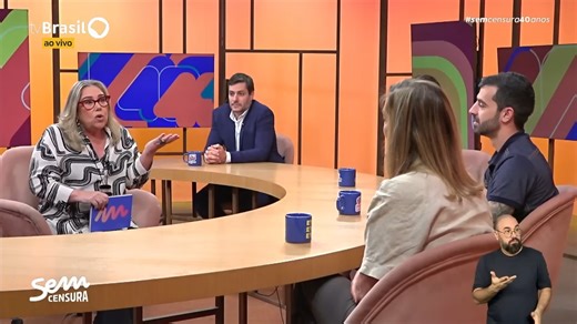 “Descobrimos uma maneira de devolver essa estrutura perdida". A pesquisadora Tatiana Sampaio explica como funciona o tratamento da tetraplegia com polilaminina. Assista à entrevista completa no canal da TV Brasil no Youtube ou no app TV Brasil Play. Disponível também pelo Spotify 📲 | TV Brasil