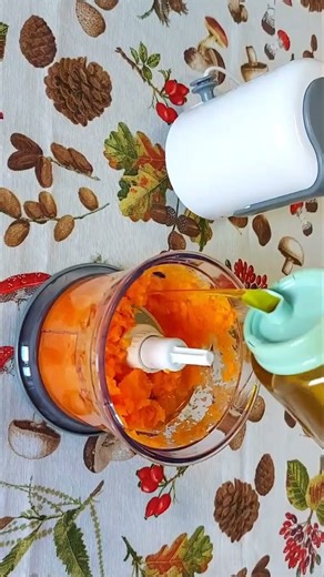 La ricetta deliziosa del pesto🎃di zucca🎃e noci e pinoli senza formaggio per condire la pasta. Facile