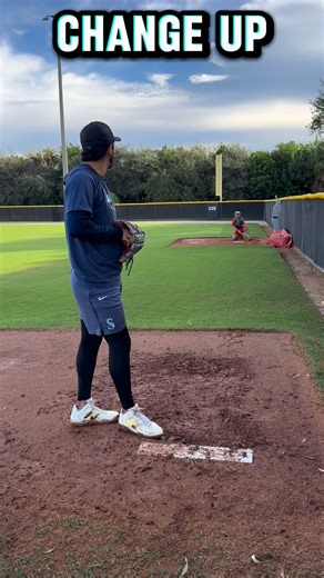 Showtime Athletes ⚾💫 on Instagram: "🔥 EL CHANGE UP DE JUAN CAZÁREZ 🔥 Lanzador profesional – Seattle Mariners Este off season, trabajamos a fondo el change up de Juan Cazárez dentro de nuestro Programa de Pitcheo Élite, enfocándonos en lo que separa a un buen pitcheo de uno dominante: ⚾ Misma mecánica, mismo arm speed ⚾ Mejor pronación y punto de liberación ⚾ Mayor separación de velocidad vs. recta ⚾ Decepción real para el bateador El resultado: un change up más consistente, con late fade y ti