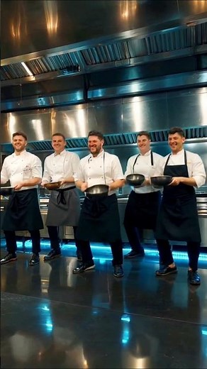 🇬🇧 UK Chefs Surprise Everyone with Epic Dance Moves in Kitchen! 🍳🔥