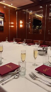 Host your next event at a space that never goes out of style. Treat your guests to an exceptional Shaw's meal of classic seafood. | Shaw's Crab House