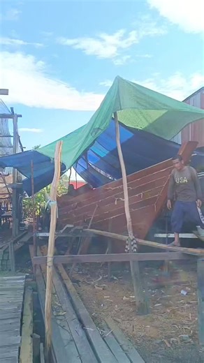 Proses Pembuatan Kapal Kayu Selama 11 Tahap