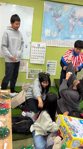 📘✨チャレンジ学習塾のご紹介✨📘 チャレンジ学習塾では、 🔤【英語力の強化】と📚【基礎学力の定着】の両方を大切にしています。 🌟英語授業は、草花で15年間続く「グルービーエイゴ教室」のレッスンを週3回、当教室で実施！ 小1〜高3まで、基礎から英検・定期テスト対策・上級コースまで幅広く対応。 ※レベルにより時間が異なりますので、お気軽にご相談ください。 これまで通り、日本人講師による英語講座も継続しています。 ✏️基礎学力の強化では、 ・小数・分数などの戻り学習 ・作文力や国語文法の強化 ・小学生には週1回、鉛筆での「書き方」指導も実施！ 一つひとつ丁寧に確認しながら、 「わかる！」「できた！」の成功体験を積み重ねていきます。 😊「また来たい」と思える教室づくりを大切にし、 学習と息抜きのメリハリをつけながら、安心して通える環境を整えています。 📩まずはお気軽にお問い合わせください。 面談でお子さまの状況や目標を伺い、最適な学習プランをご提案します。 🌈お子さまの未来への第一歩を、私たちと一緒に踏み出しましょう！ #学習塾 #塾選び #戸高道場 #英会話 #塾 | チャレ